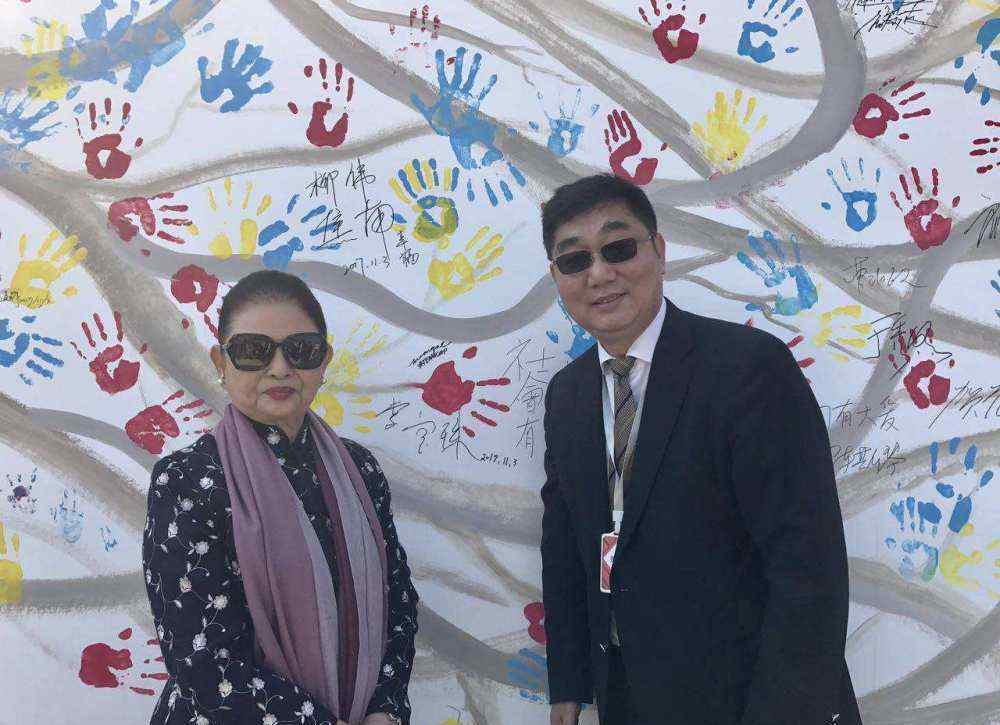 王永庆女儿 母亲曾是舞女，后改嫁千亿富豪，没想到后爸当她亲生还分百亿给她