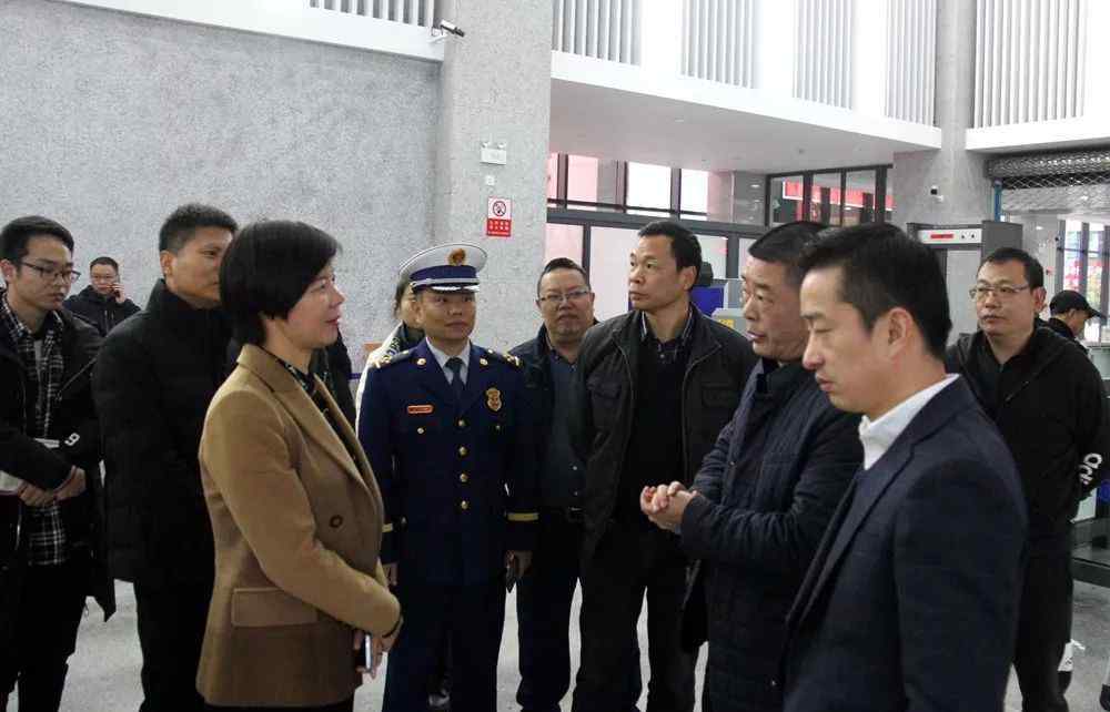 然鹏 平阳县委副书记、县长黄慧率队开展元旦节前消防安全检查