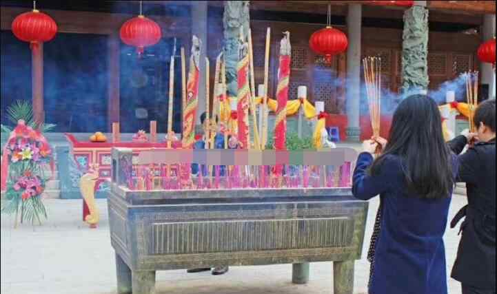 礼佛 礼佛与拜佛区别是什么，为什么往往拜佛后会有灾难？