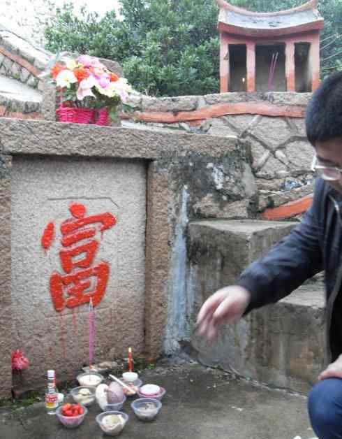 适宜 坟墓拜台有什么讲究，多少尺寸最为适宜？