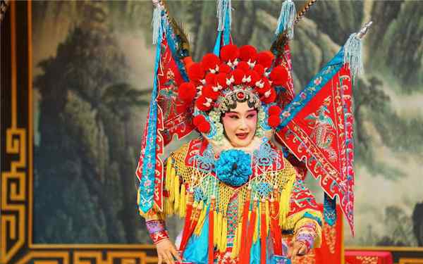 大漠人 浅谈戏剧《哦，沙漠美人》剧本思想
