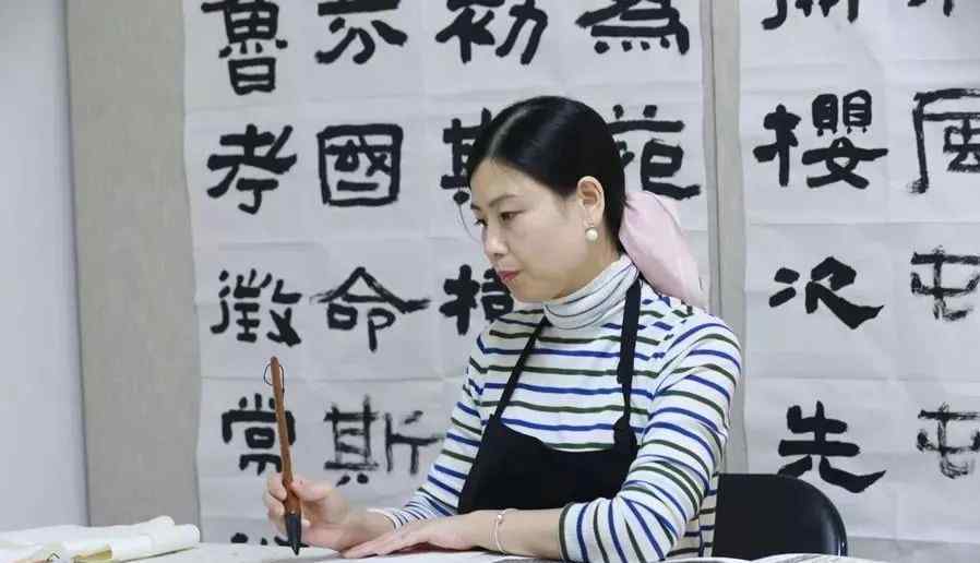 王珉背景 为什么越来越多的女性选择学书法？