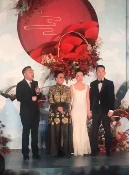 杨议的老婆孟真 相声演员杨议女儿大婚 夫妻俩还不如爹妈激动