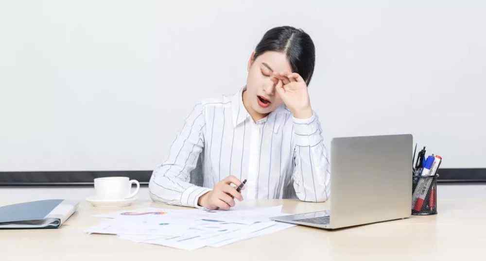 浑身乏力什么病的前兆 疲惫无力是小事？年轻姑娘一上班就累、浑身无力，一查竟是得了这种怪病！