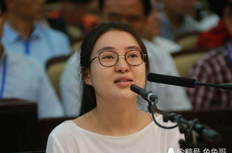 郭美美的歌 郭美美出狱五个月宣布推出原创歌曲，这是要进娱乐圈呀