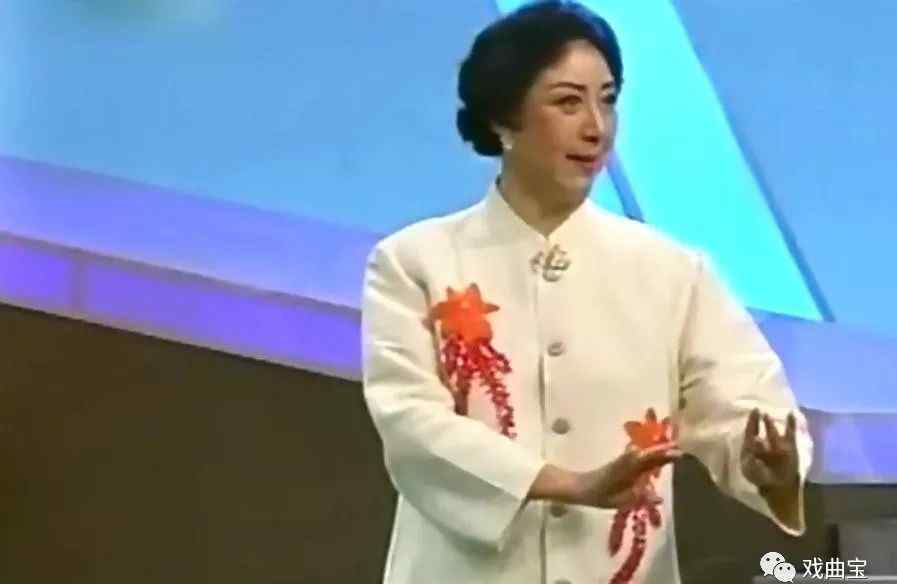 杜近芳白蛇传 “东方皇后”杜近芳，62岁携《白蛇传》再登台！