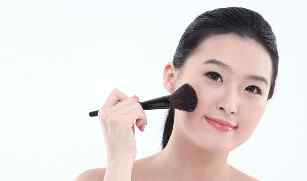 武汉化妆学校 武汉力唯化妆学校教从零开始学化妆