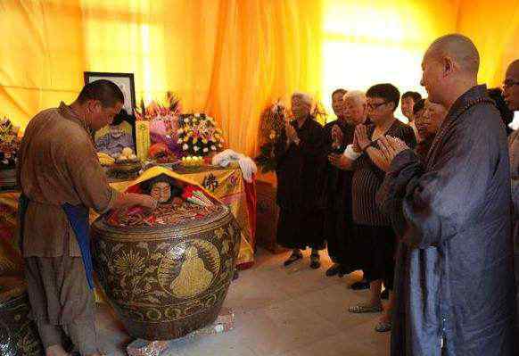 圆寂为什么坐着就死了 圆寂是不呼吸而死吗？和尚怎么知道要圆寂了