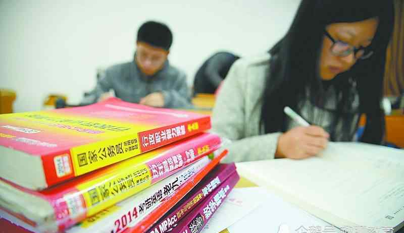 国考炮灰 2020年国考难度堪比考清北，140万人成炮灰，国考因何而热