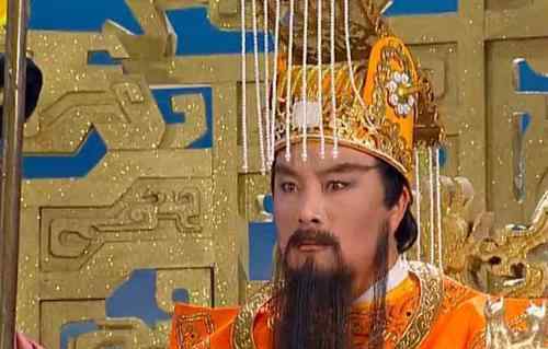万仙来朝 从辈分来讲，有一个人在玉皇大帝之上，万仙都要前来朝拜！