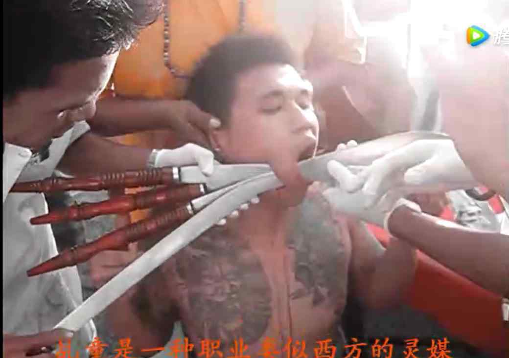 乩童起乩 乩童为什么那么血腥自残身体，他们刀枪不入有什么科学解释吗？