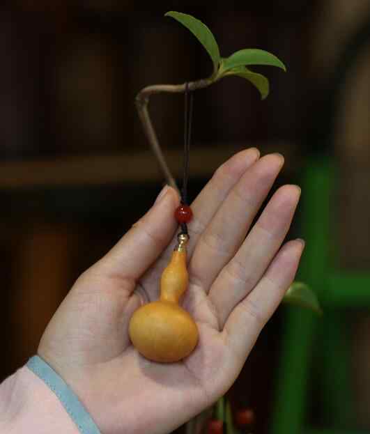 里里 车上为什么不能挂葫芦？葫芦挂在家里哪里招财