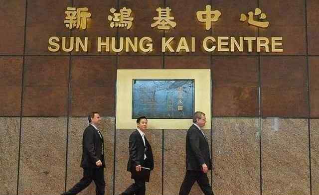 香港老太 香港最具财富权势的老太，花200亿在上海买地，财富远超李嘉诚