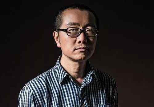 三体刘慈欣 刘慈欣与《三体》背后的故事