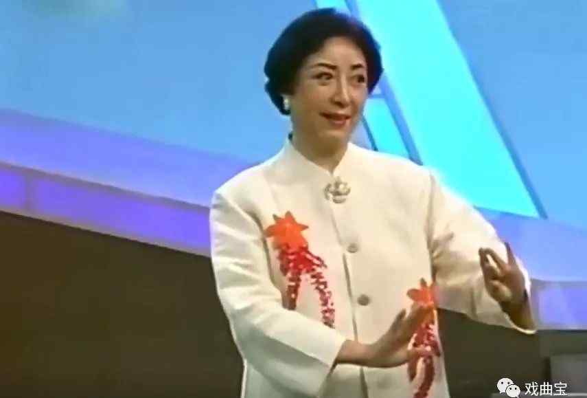 杜近芳白蛇传 “东方皇后”杜近芳，62岁携《白蛇传》再登台！