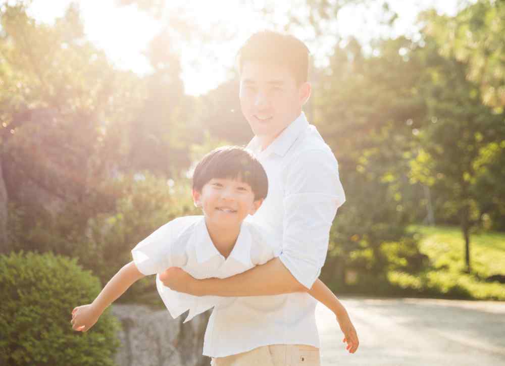 怎样才算剧烈摇晃宝宝 家长注意！不要再这样摇晃宝宝，可能出现婴儿摇晃综合征