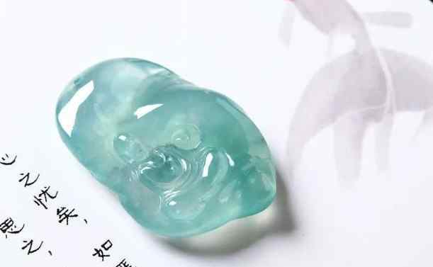 翡翠老坑冰种 老坑翡翠和新坑翡翠有何不同？为什么大家都喜欢老场口的翡翠？
