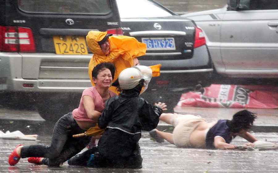 蓝色台风是多少级 台风蓝色预警是多少级？台风能把航母吹翻吗