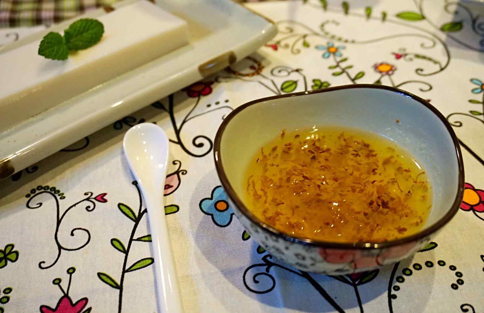 杏仁露的做法 杏仁露不仅是饮料，教你初夏经典甜品制作小妙招