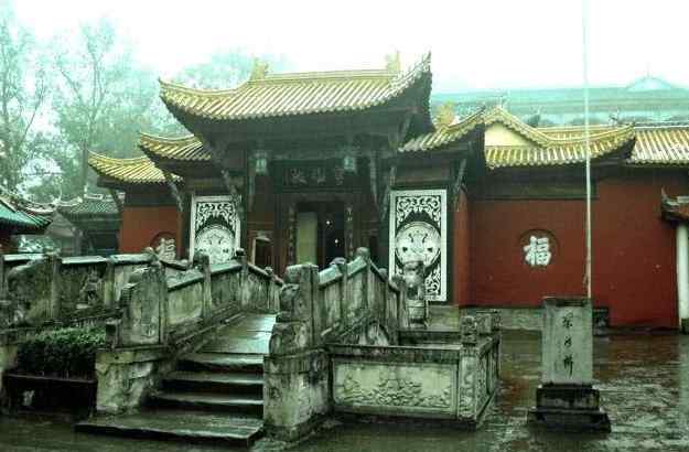 仙剑3酆都 还记得仙剑3出现的酆都鬼城，真实存在于国内，这个景区太吓人！