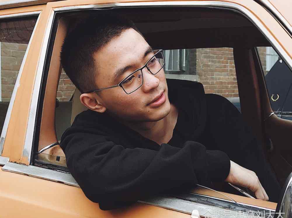 王欣直播 4AM王欣直播衣衫不整被超管警告，老司机终于被制裁了
