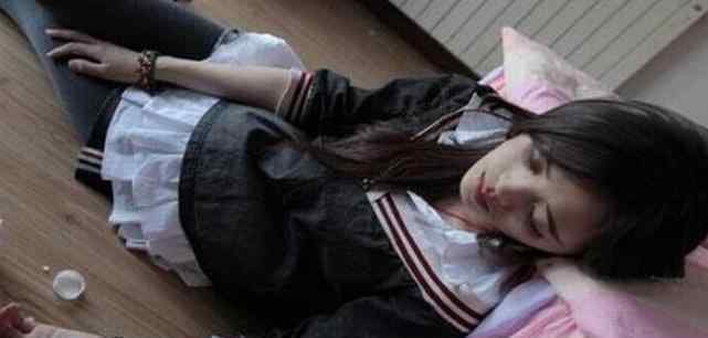 微博直播自杀 繁星直播间女主播自杀，如果发现网络直播自杀应该马上报警！