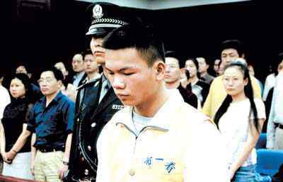 马加爵死了吗 马加爵一审被判死刑视频，马加爵的寝室现在有人敢住吗？
