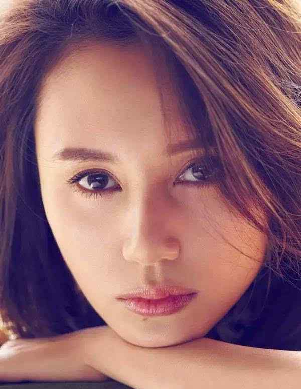 美女穿牛仔裤图片 女人穿裤子恶心图片，女人穿成这样千万别出门