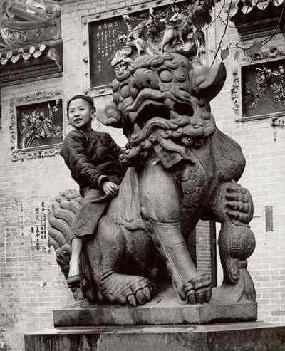 石狮子 石狮子为什么不像真狮子？普通人家放石狮子好吗