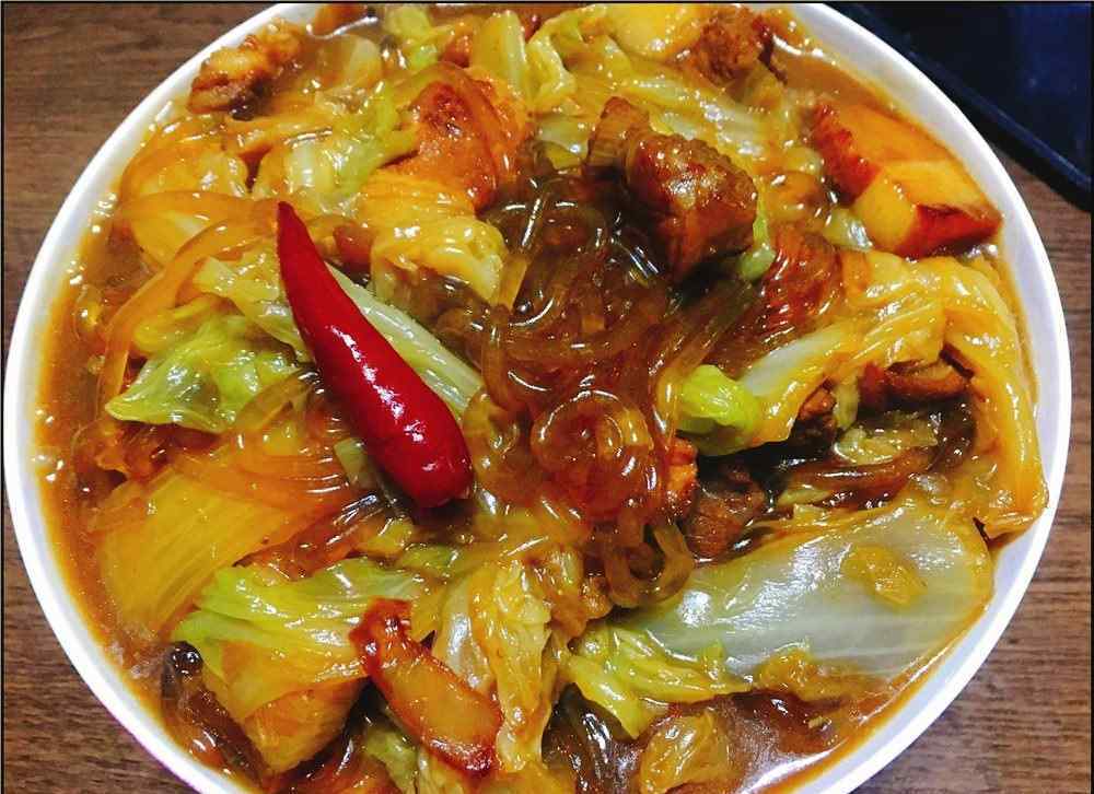 正宗五花肉炖白菜粉条 正宗东北猪肉白菜炖粉条的做法及注意事项