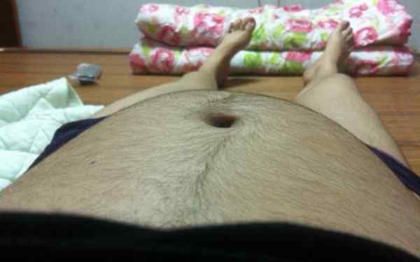 孕期肚子上长毛是怎么回事 孕期，你肚皮长毛了吗？孕妈妈：怀孕四个月毛毛特别多