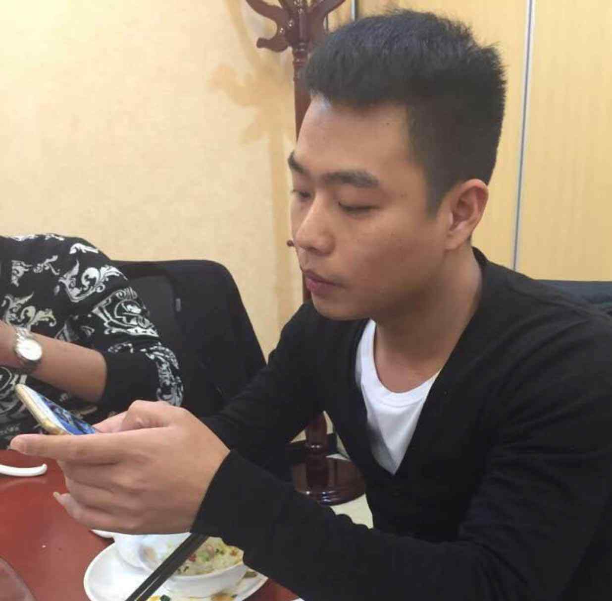 谁的青春不折腾 罗丹【谁的青春不折腾我依旧在路上】
