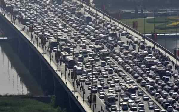 大桥下面 苏通大桥为什么老堵车？苏通大桥下面是什么河？苏通大桥为什么老堵车？苏通大桥下面是什么河？