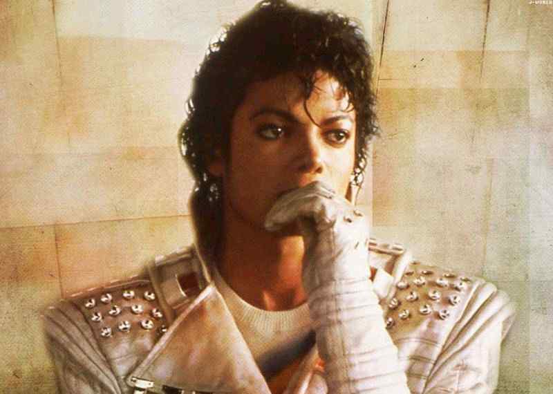 迈克尔杰克逊专辑下载 全球歌坛历史上销量最高的一张专辑——《Thriller》