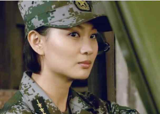 侯梦莎和任柯诺婚礼 34岁“最美军花”侯梦莎，因戏生情嫁给演员任柯诺，如今很低调