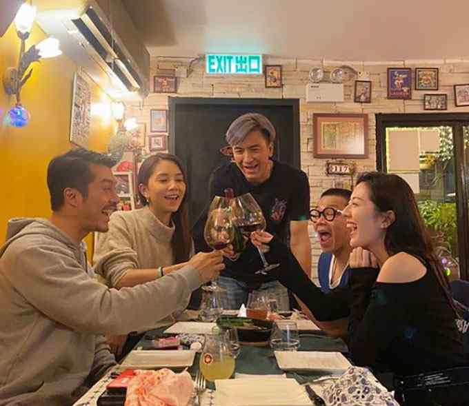 黄嘉乐女友 十年情不变 铁马家族为黄嘉乐庆生