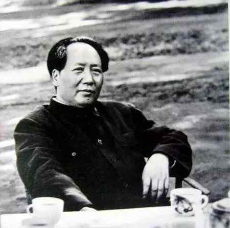 屈原七字诗 一代伟人经典诗词70首，首首大气磅礴，纵横万里