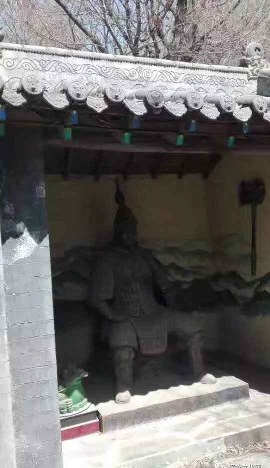 杜度 本溪市有一座杜度祠，纪念清初名将多罗安平贝勒杜度
