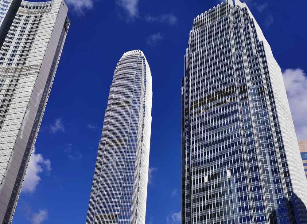 华能空间 国泰君安：母公司收购仍在进行中，华能新能源上行空间有限