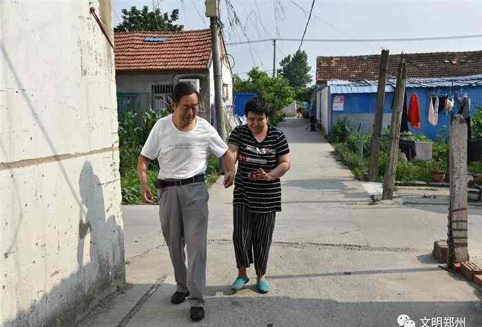 张宝珠 张宝珠 “她是一条生命 我不能丢下不管”