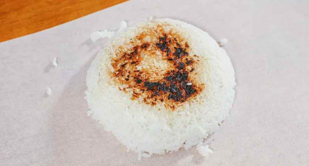 大米锅巴的做法 3 块钱的大米也能做出好吃的锅巴？