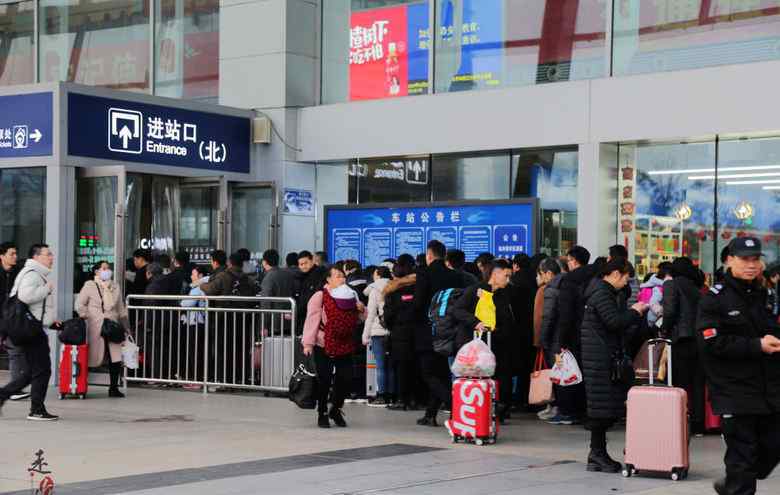 常州火车站 有一种幸福，叫从常州回家！12个小时，实拍常州火车站汽车站
