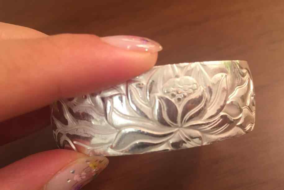 摩梭族 摩梭人卖的银饰是真的吗，摩梭族走婚一生走几次？
