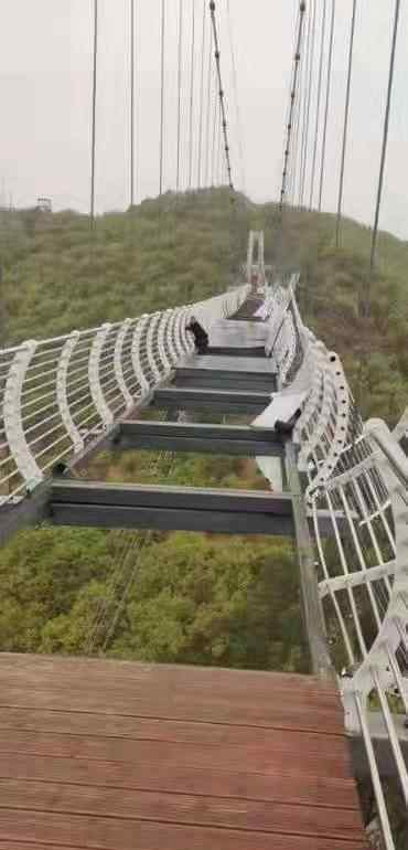 吉林一景区高空栈道玻璃掉落 究竟是什么情况?始末详情回顾