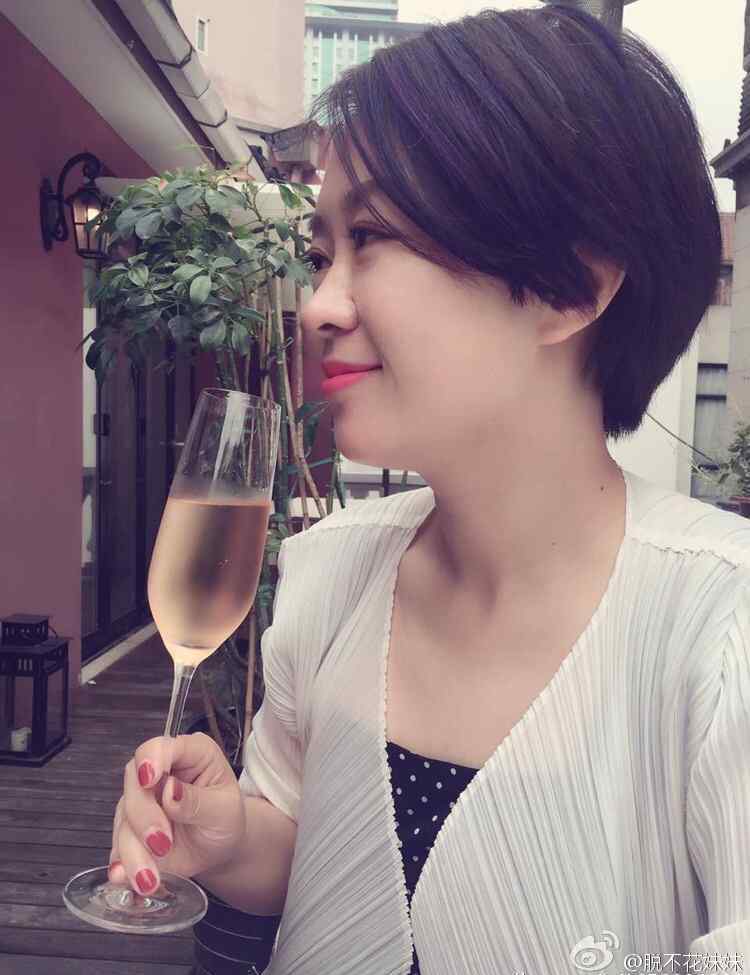 罗胖 李天田为什么叫脱不花，脱不花和罗胖子什么关系？