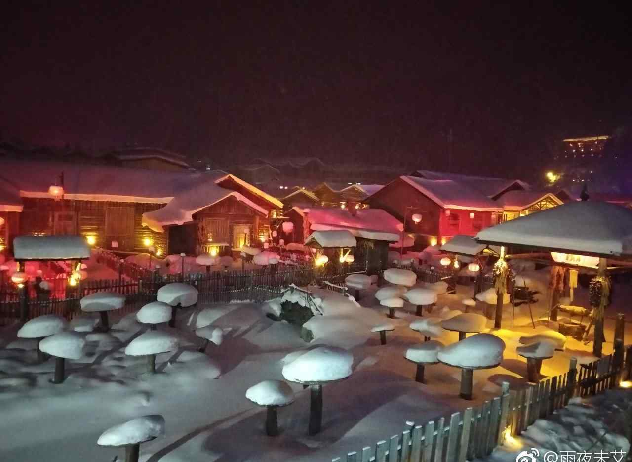 常年 雪乡为什么降雪次数多量大，雪乡是不是常年积雪？