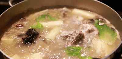 羊肉炉不是故意的 下雨的冬夜，唯有羊肉炉才能温暖人心文章配图