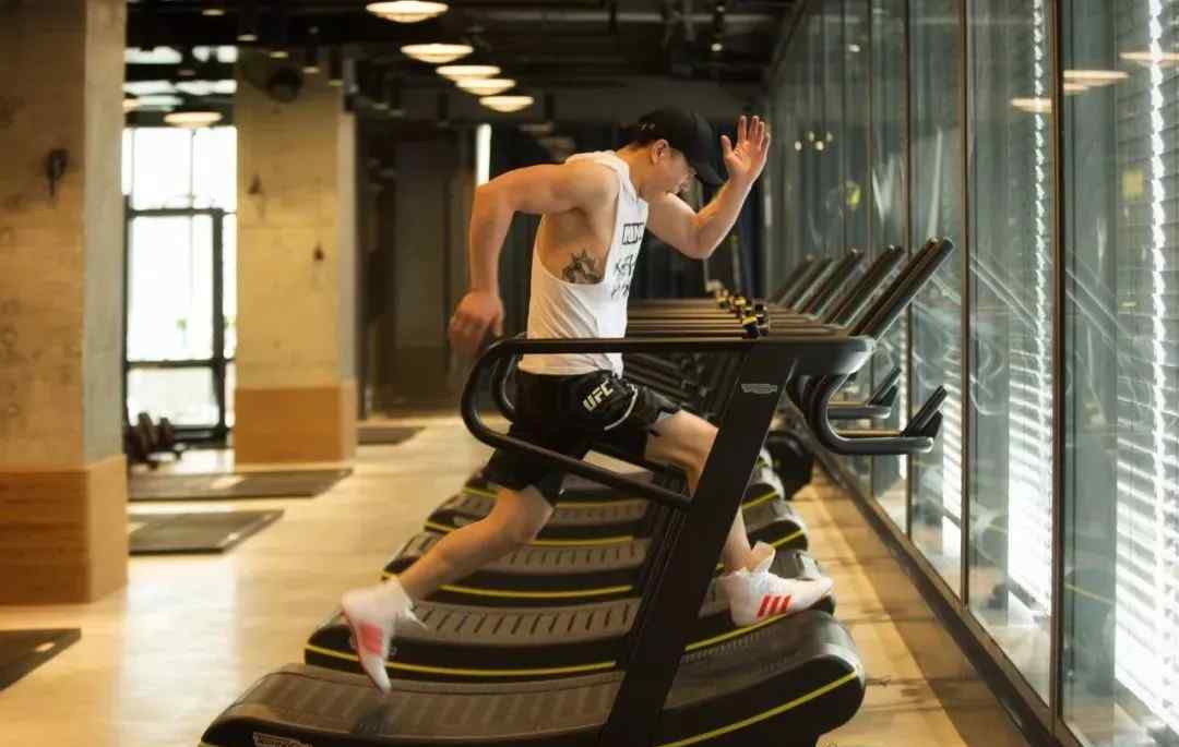 开云体育入口-包含专家预测拳击胜率超六成，结果成焦点的词条