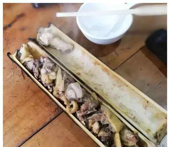 傣族竹筒饭 昆明旅游的两道竹筒美食，清香竹子搭配醇香鸡肉，香甜浓郁还不腻