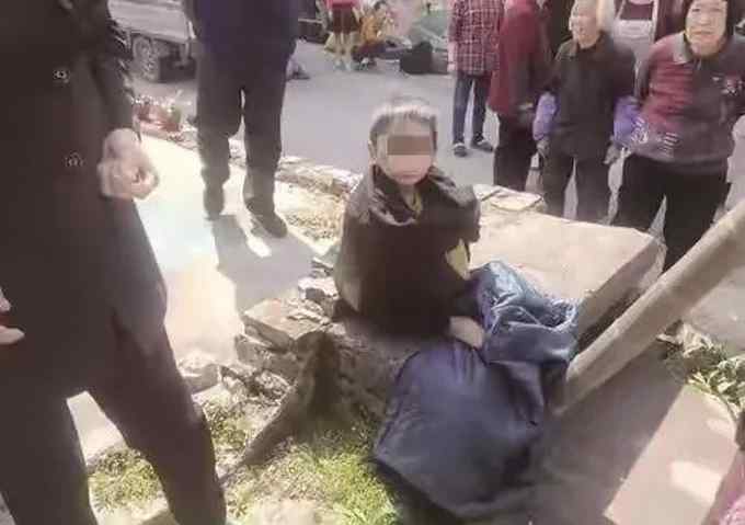 男子两次冲入火场救出6岁男童 却不敢去医院：打工没多久 只剩56块